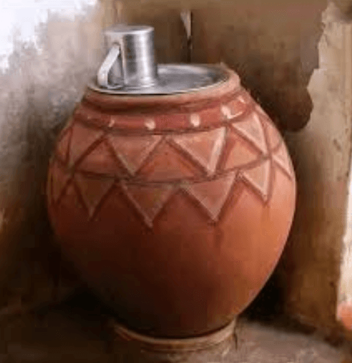 Eau fraîche dans un canari